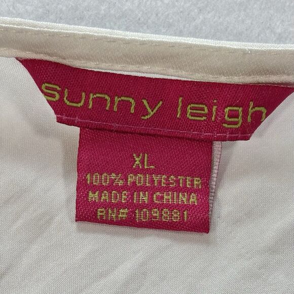SUNNY LEIGH Sleeveless Top V Neck With Pleated Bow Detail White Satin - Picture 7 of 8